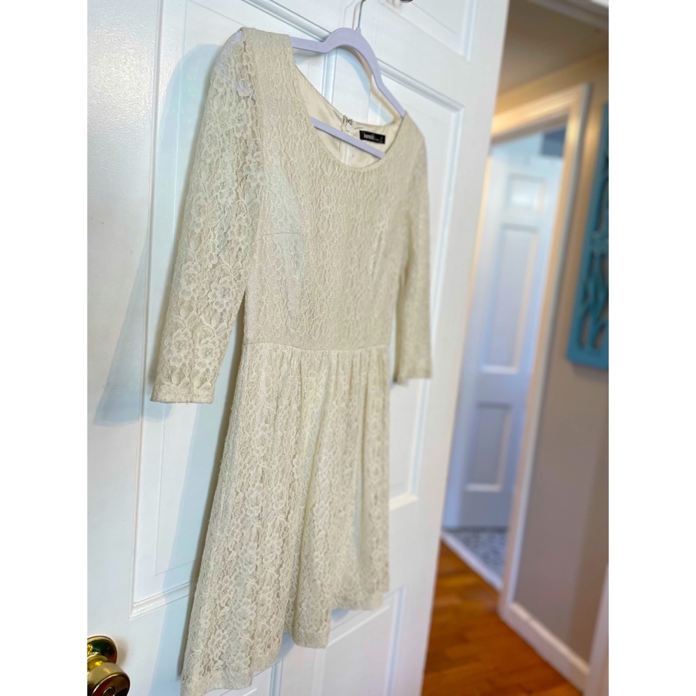 Kensie cream lace dress size 2